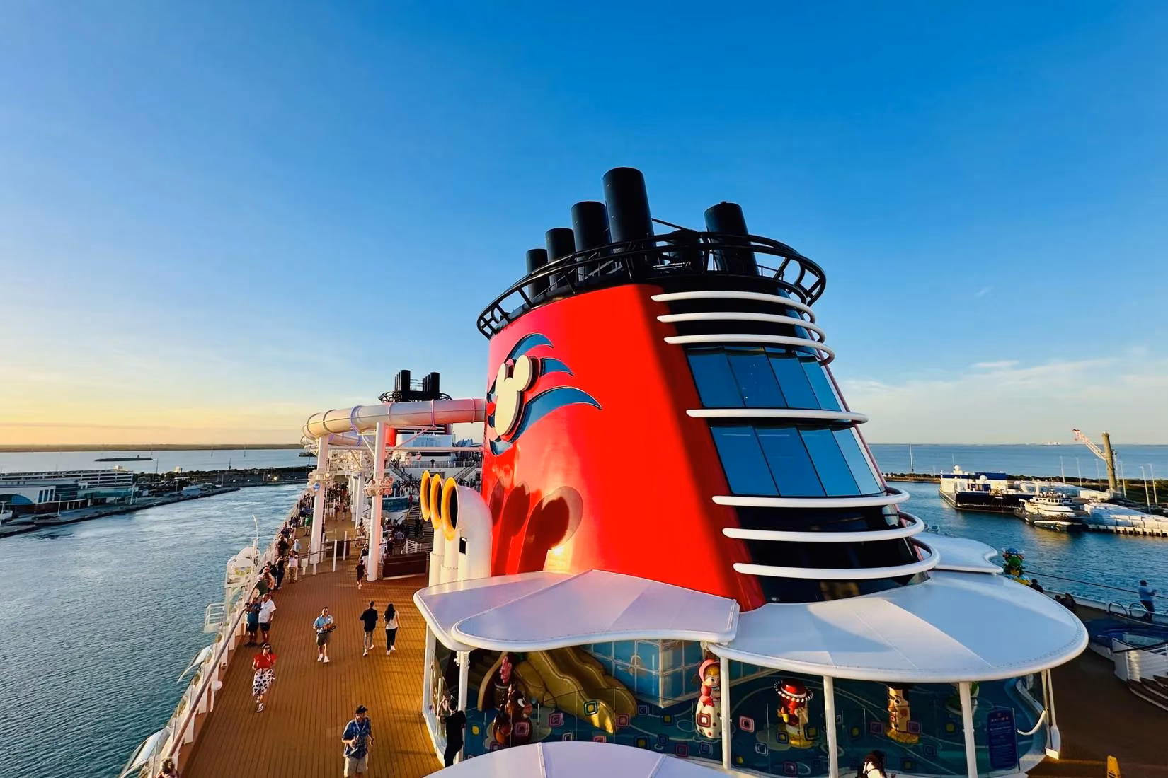 disney-cruise-line-s-surprising-hairdryer-ban-sparks-mixed-reactions-image-0