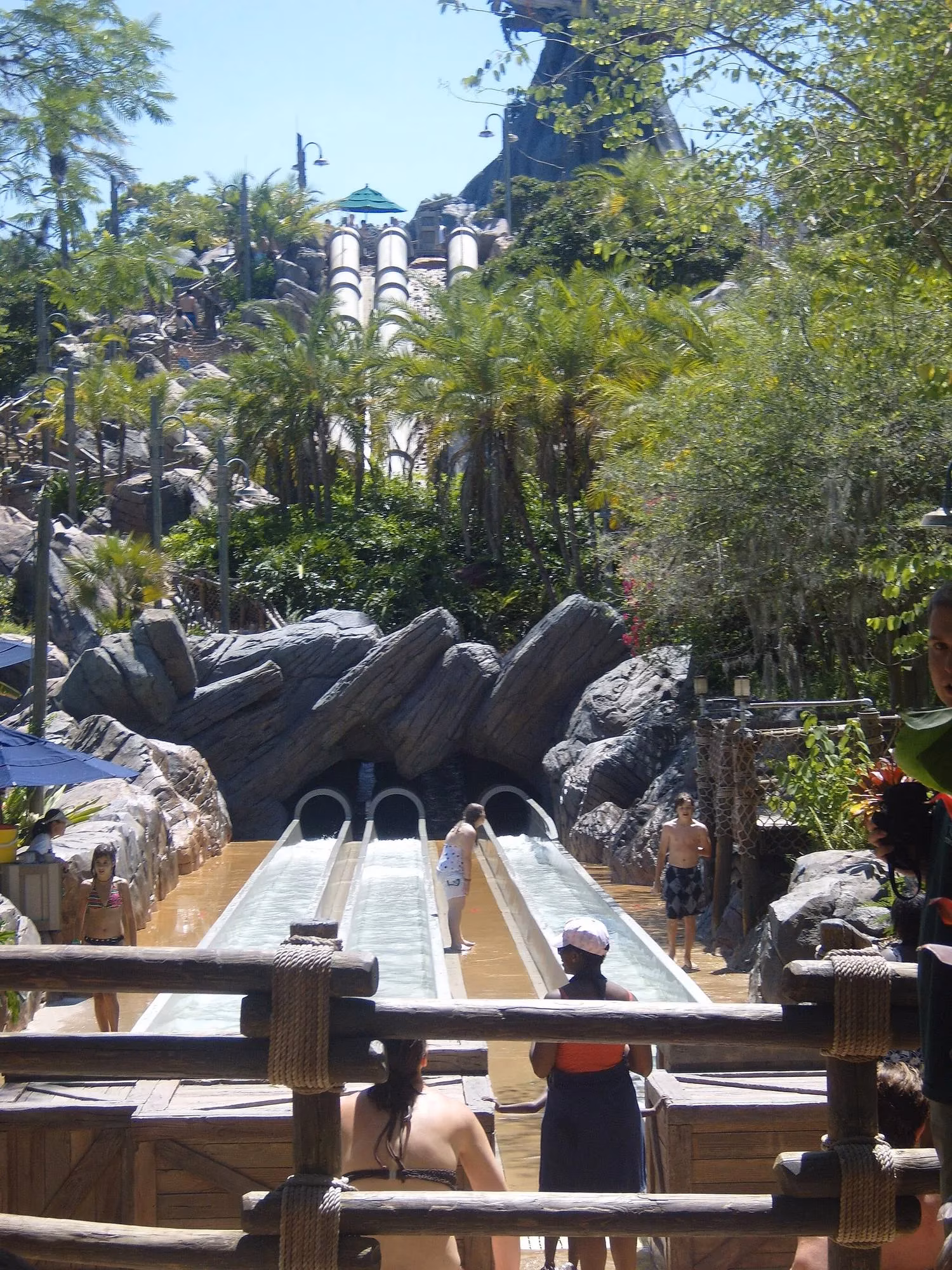 disney-world-s-water-parks-face-new-year-s-cold-snap-threat-operational-adjustments-for-2026-image-2