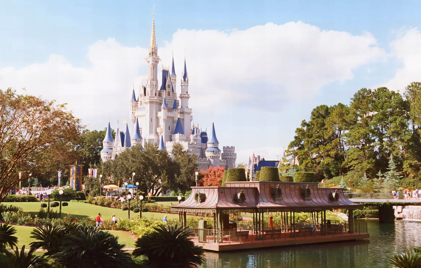 former-disney-employee-s-menu-hack-from-digital-vandalism-to-potential-tragedy-image-0