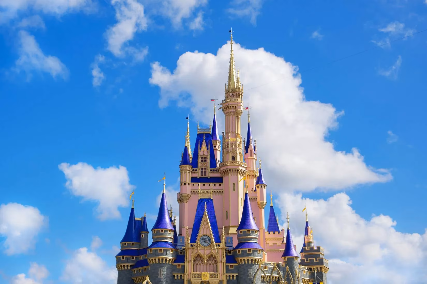 inside-disney-world-s-secret-cinderella-castle-suite-the-ultimate-unbookable-experience-image-3
