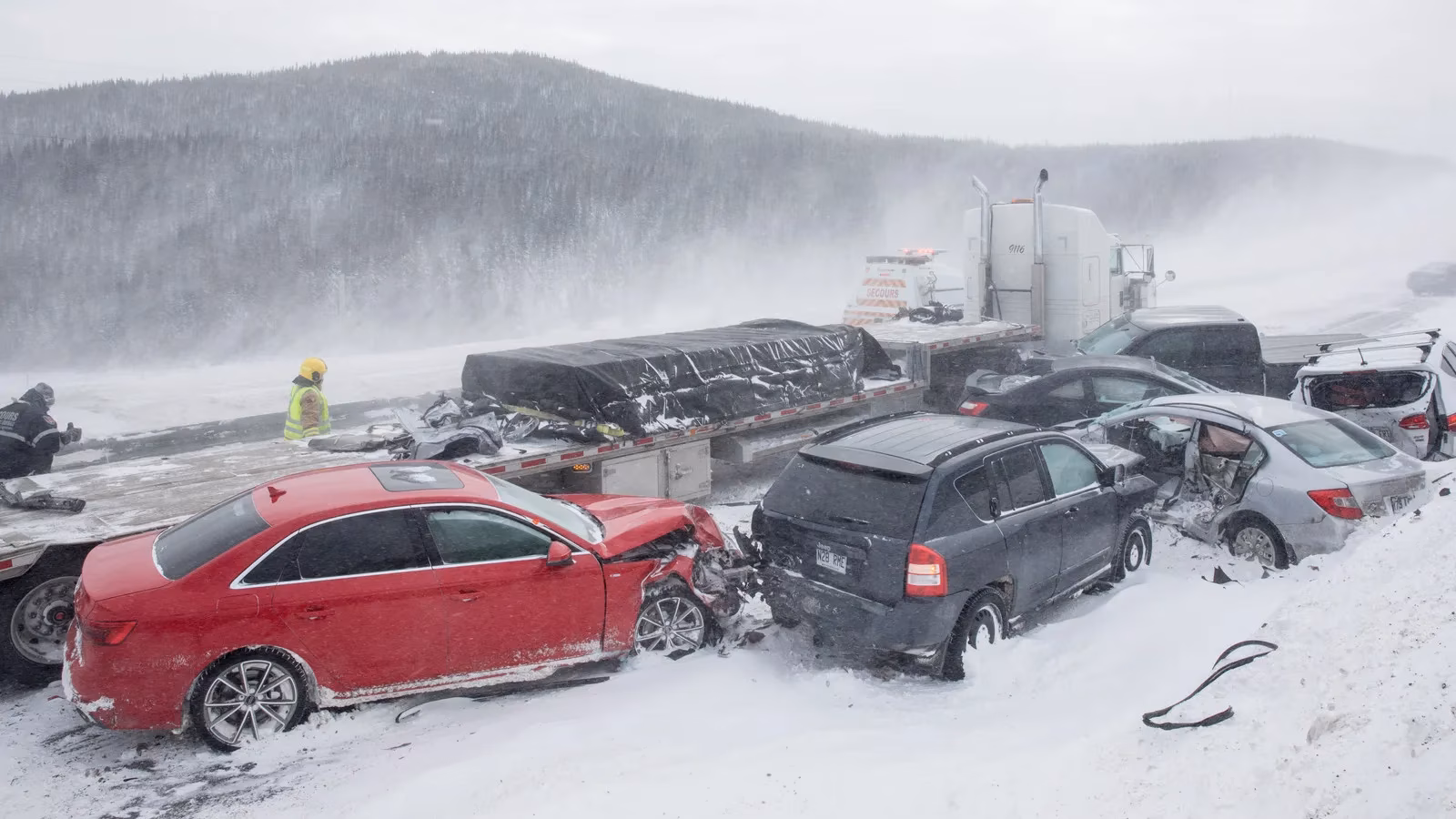 search-intensifies-for-missing-korean-tourists-after-deadly-i-40-pile-up-image-0