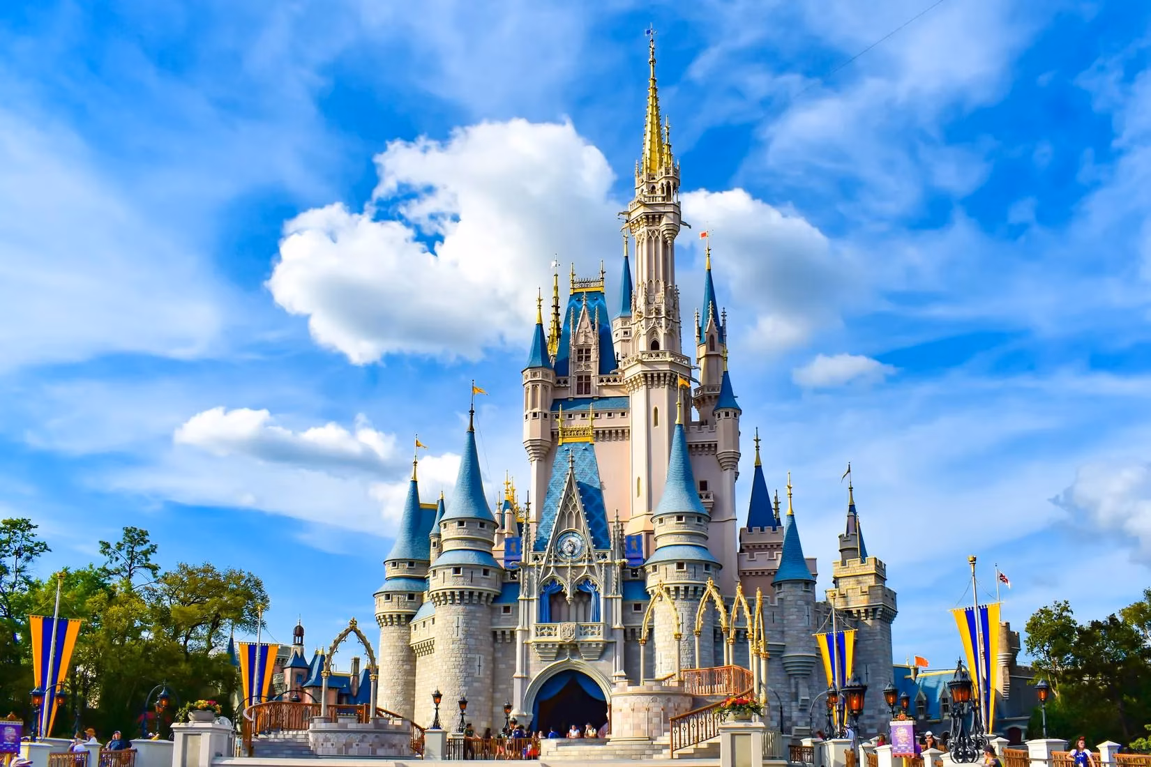 the-staggering-price-of-magic-how-disney-world-s-astronomical-costs-are-redefining-family-vacations-image-0