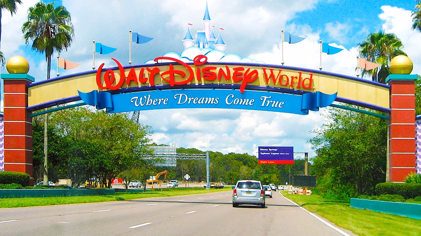 the-staggering-price-of-magic-how-disney-world-s-astronomical-costs-are-redefining-family-vacations-image-1