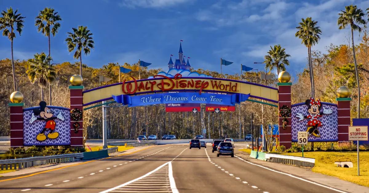 when-hurricane-milton-turned-disney-world-into-a-glitch-in-the-simulation-image-0